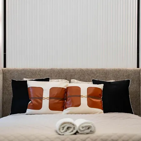 Luxurious & High-end Living Steps From Historic Landmarks 公寓 布达佩斯