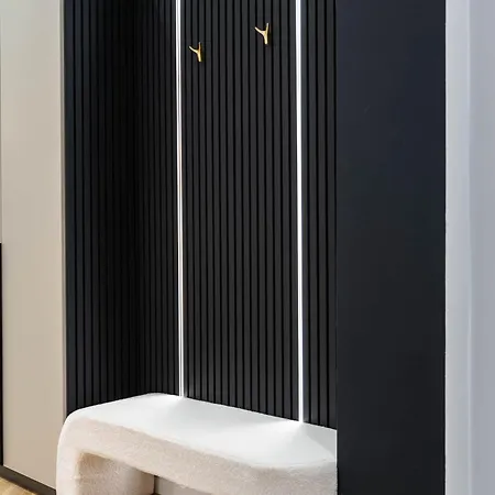 Apartment Luxurious & High-end Living Steps From Historic Landmarks