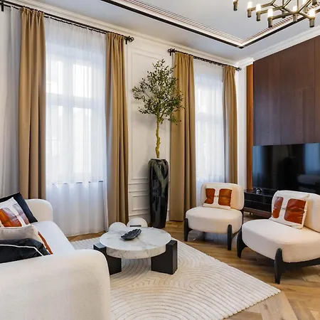公寓 Luxurious & High-end Living Steps From Historic Landmarks 布达佩斯